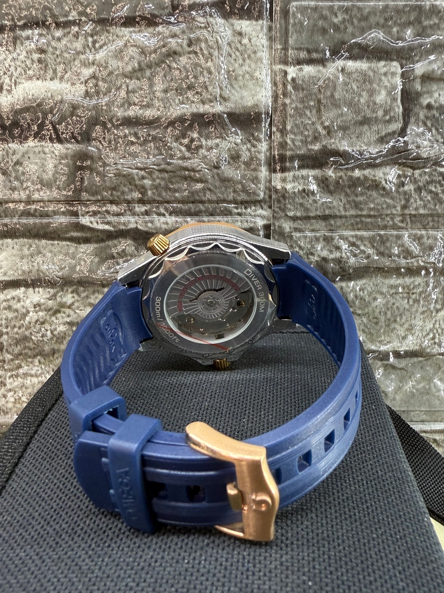 SEAMASTER DIVER 300M 42 mm, steel ‑ yellow gold on rubber strap