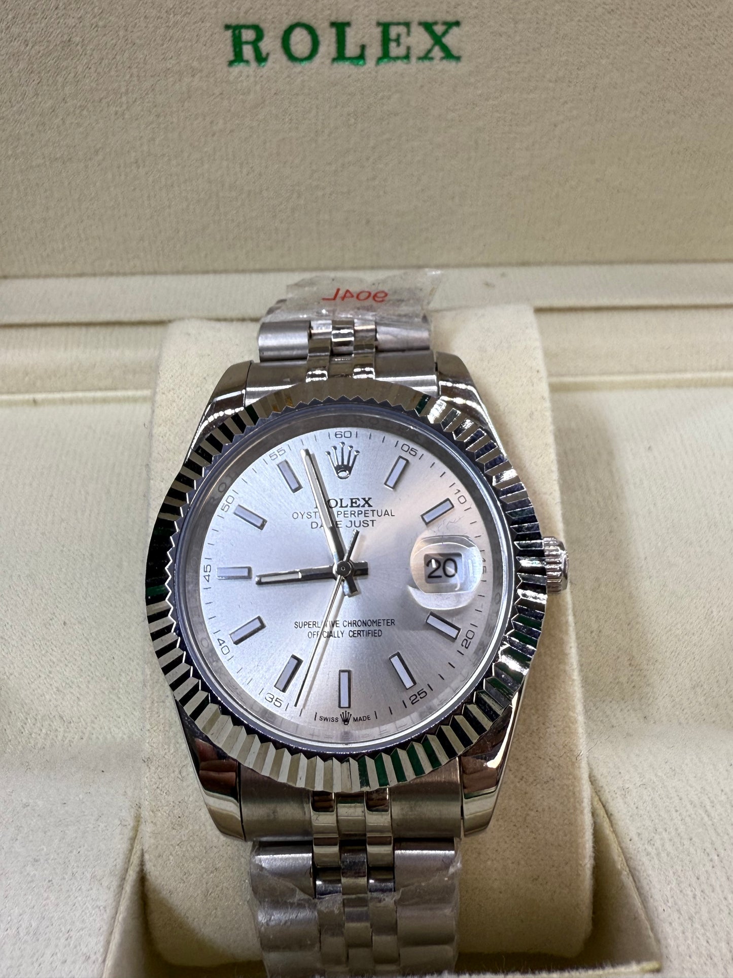 Date just 41mm silver