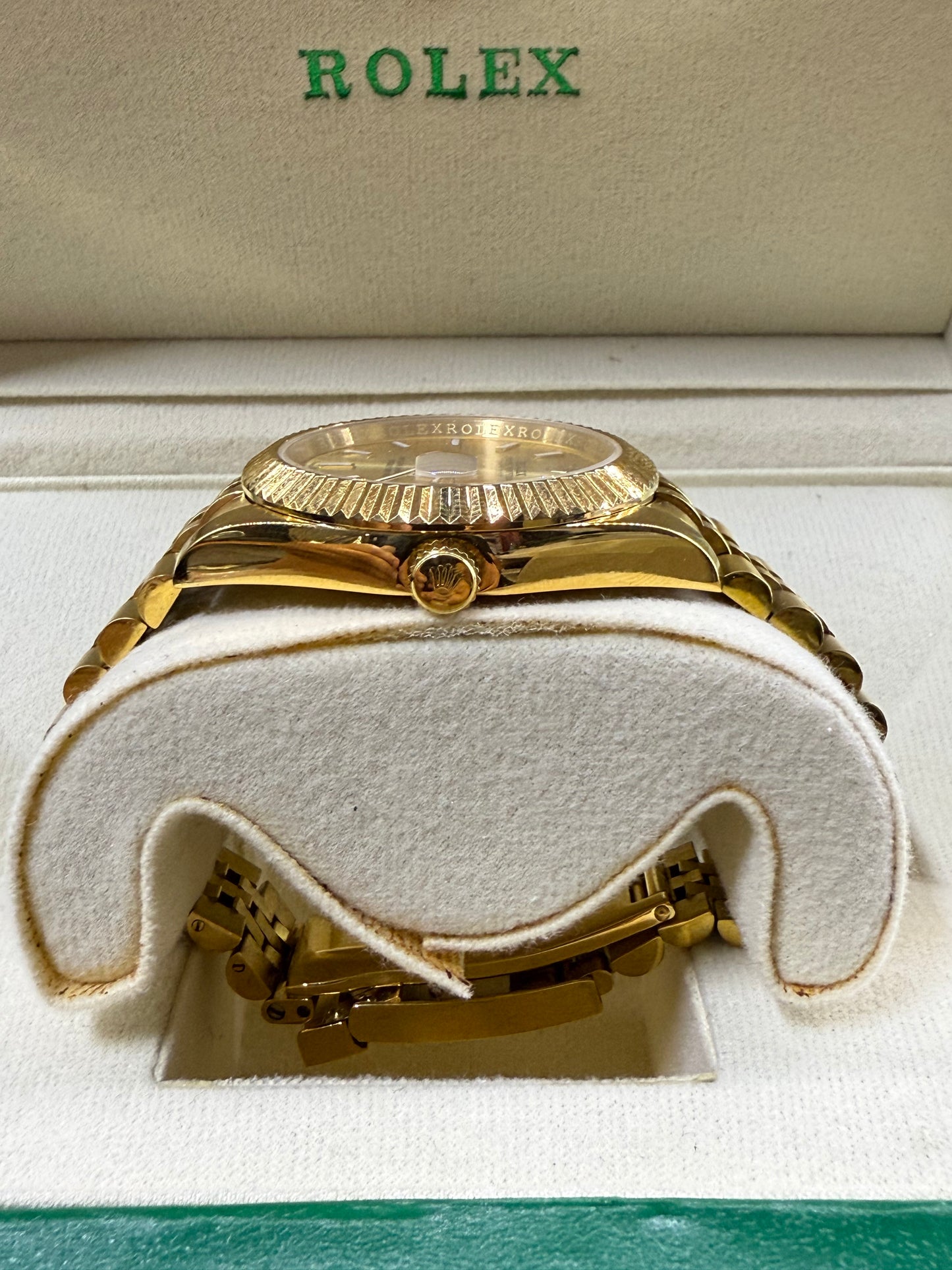 Date just 41mm full gold