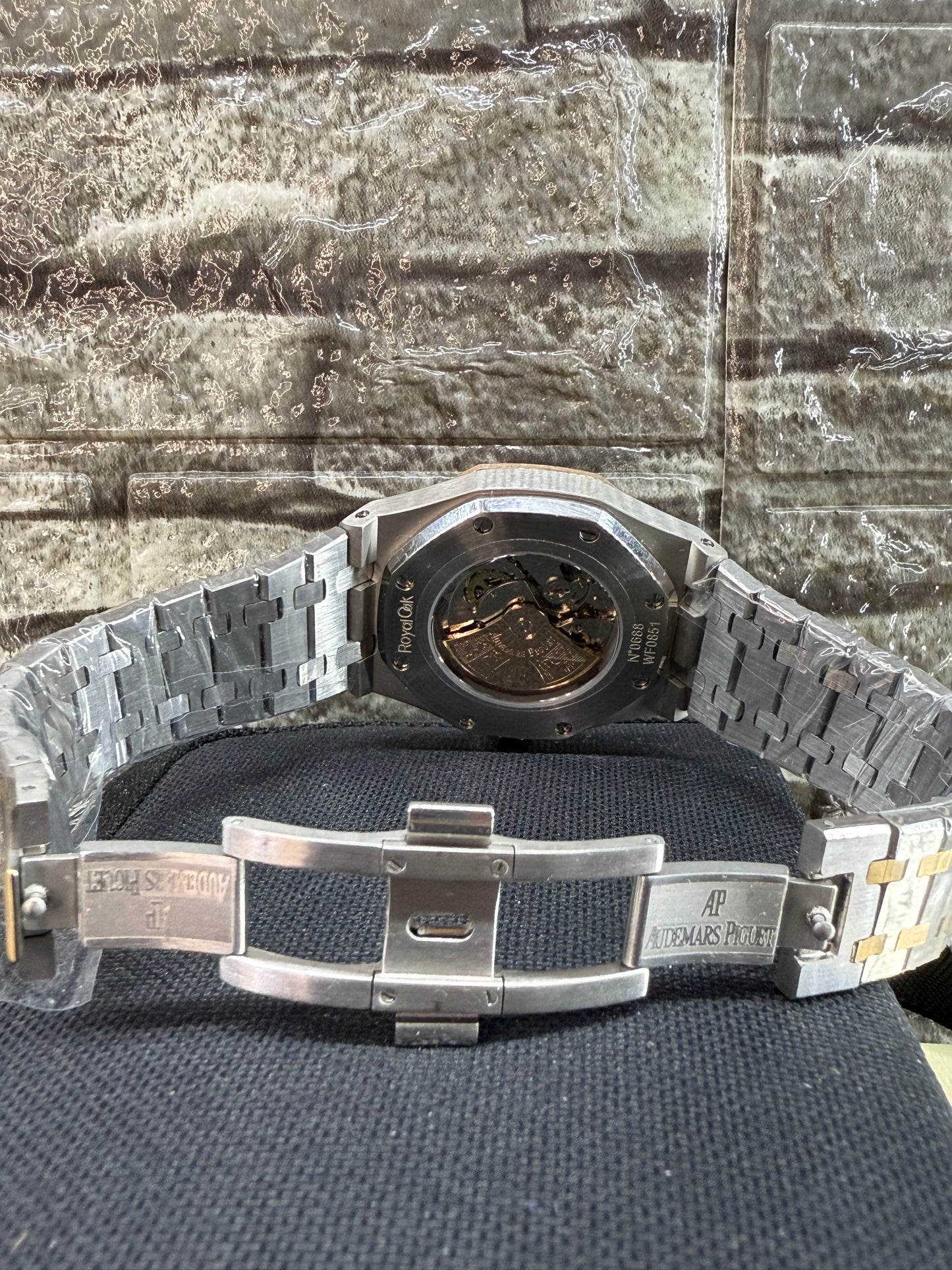 Audemars Piguet Royal Oak 15400SR.OO.1220SR.01 Stainless Steel Rose Gold White Dial