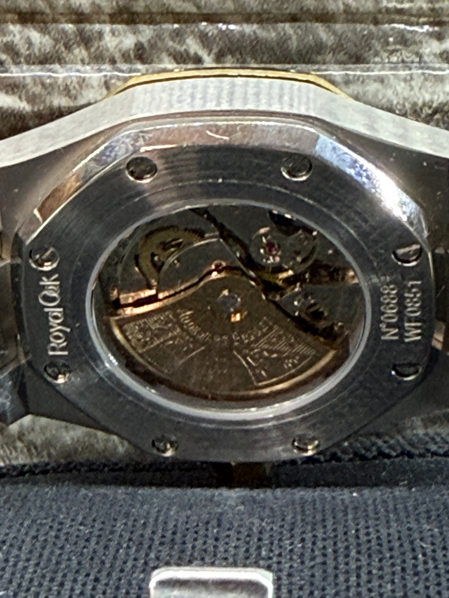 AUDEMARS PIGUET ROYAL OAK YELLOW GOLD COLOUR SELFWINDING