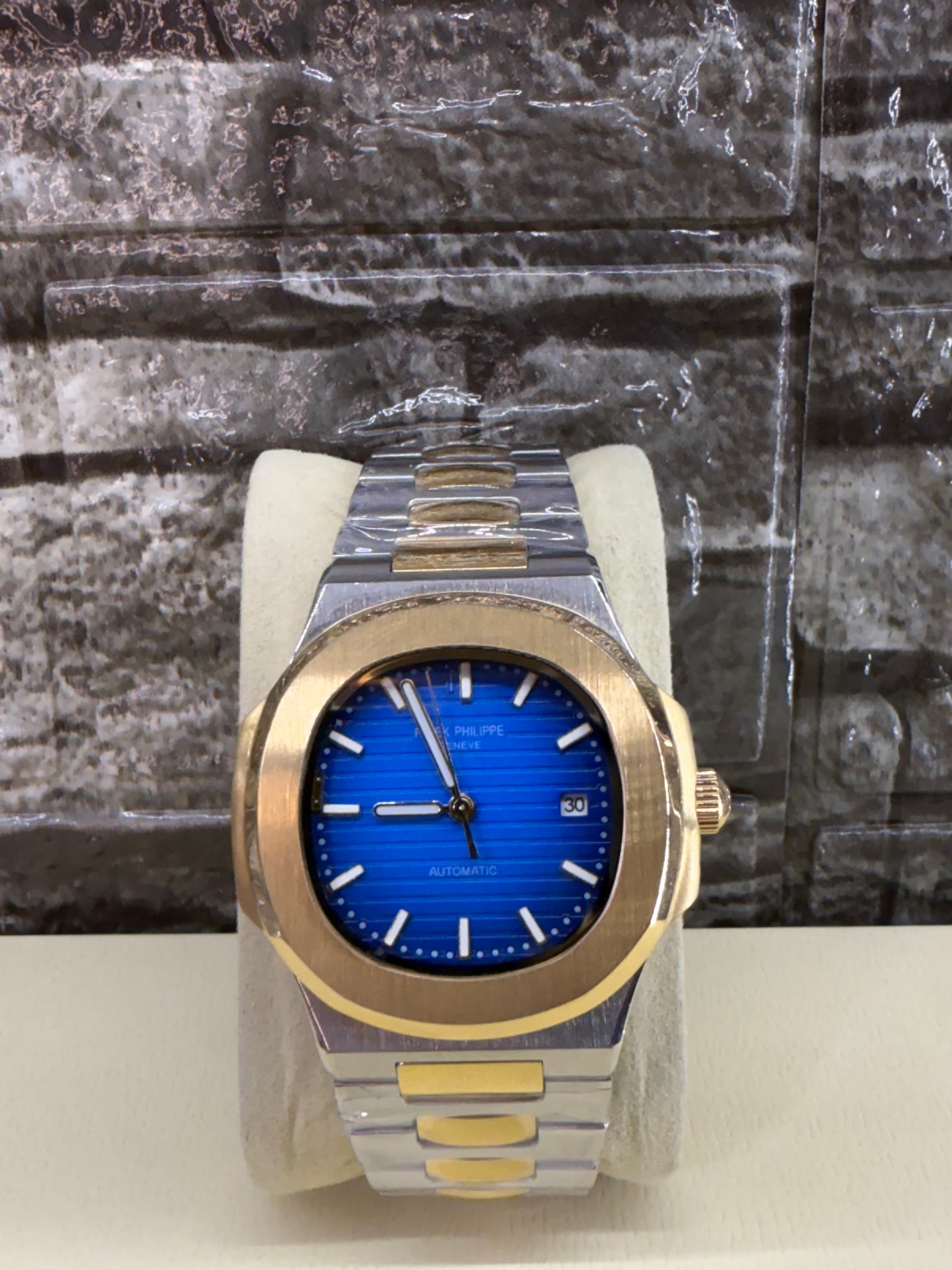 PATEK PHILIPPE, TWO-TONE NAUTILUS, REF. 3800
